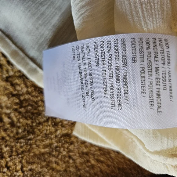 x-small Logo Boho cream color flowy tank - Picture 11 of 13